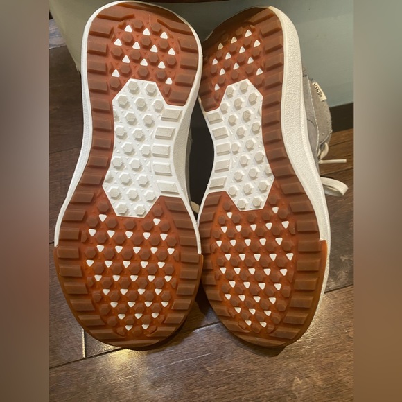 NWOT Vans High-Top Grey Suede Sneakers - Picture 2 of 4